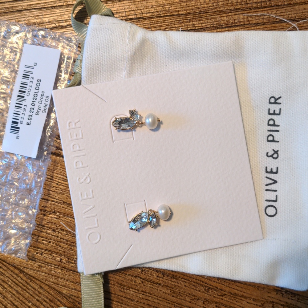 Olive and Piper Bryn Drops